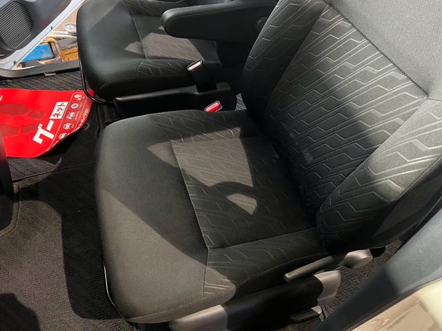 タンク カスタムG ナビ TV バックカメラ ETC 両側パワースライド 前後クリアランスソナー スマートキー LEDヘッドライト オートライト オートエアコン 14インチアルミ アイドリングストップ オートハイビーム(6枚目)