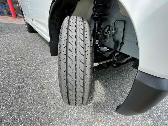 ハイゼットカーゴ 4WD 届出済未使用車 禁煙車 5速MT 衝突被害軽減システム クリアランスソナー 両側スライドドア キーレスエントリー アイドリングストップ オートライト ESC エアコン パワーステアリング(20枚目)