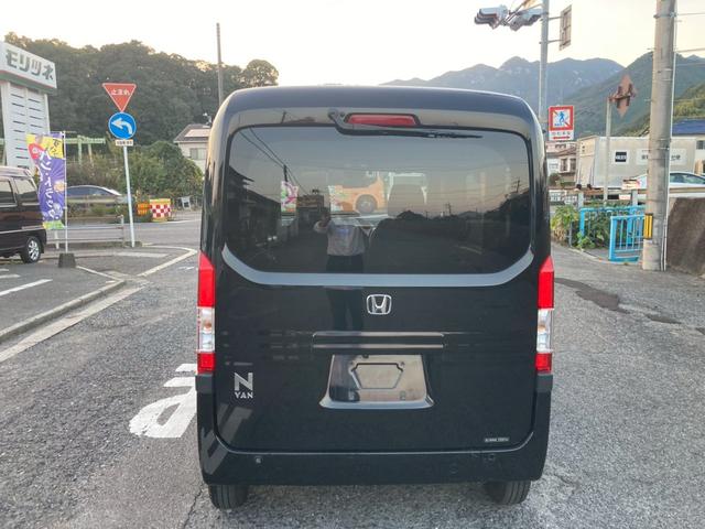 N-VAN+スタイル ファン ホンダセンシング 社外ナビ バックモニター 衝突被害軽減ブレーキ 車線逸脱警報装置 横滑り防止装置 オートエアコン LEDヘッドライト プッシュスタート スマートキー 盗難警報装置(9枚目)