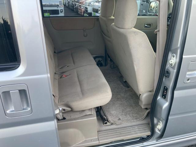 バンやトラックの販売以外にも新車・届出済未使用車専門店も近くにございます♪