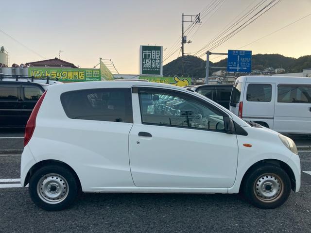 プレオ Ａ　３ドアバン　ＣＶＴ　ラジオチューナー　エアコン　パワステ　パワーウィンドウ　Ｗエアバッグ　ＡＢＳ　キーレスエントリー　盗難警報装置（10枚目）