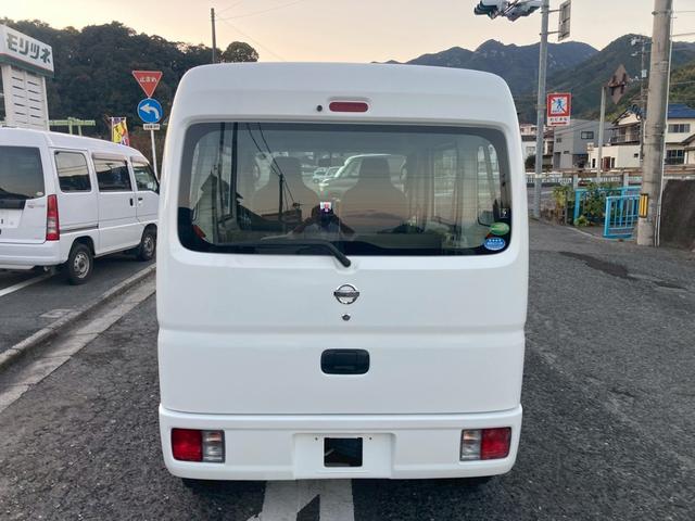 ＮＶ１００クリッパーバン ＤＸ　ハイルーフ　４ＷＤ　５ＡＧＳ車　社外ワンセグナビ　エアコン　パワステ　Ｗエアバッグ　衝突安全ボディ（9枚目）