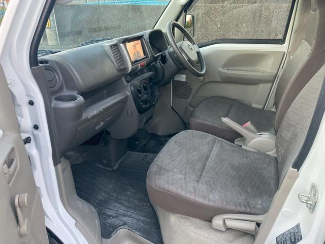 ＮＶ１００クリッパーバン ＤＸ　ハイルーフ　４ＷＤ　５ＡＧＳ車　社外ワンセグナビ　エアコン　パワステ　Ｗエアバッグ　衝突安全ボディ（16枚目）