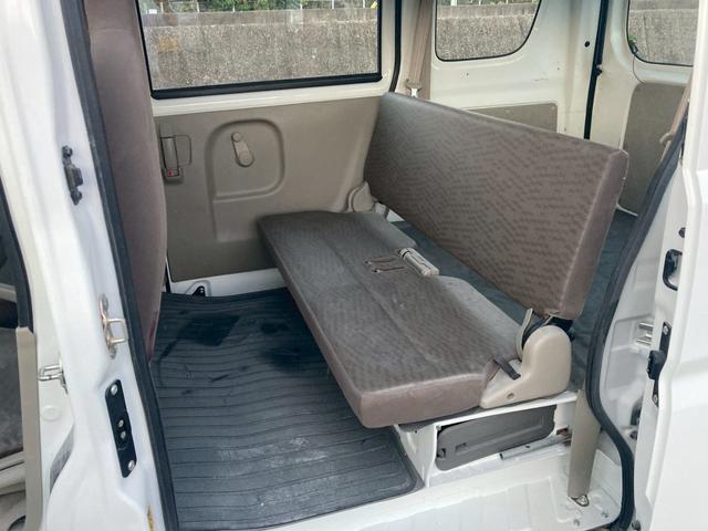 ＮＶ１００クリッパーバン ＤＸ　ハイルーフ　４ＷＤ　５ＡＧＳ車　社外ワンセグナビ　エアコン　パワステ　Ｗエアバッグ　衝突安全ボディ（18枚目）
