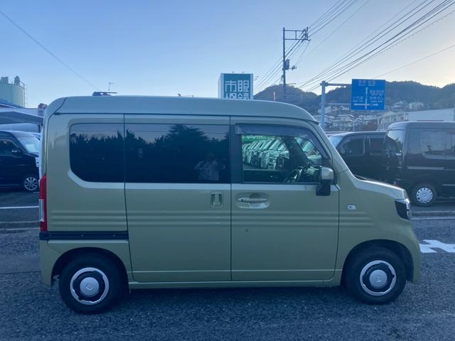 Ｎ－ＶＡＮ＋スタイル ファン・ターボホンダセンシング　純正ナビ　バックカメラ　アダプティブクルーズコントロール　衝突被害軽減ブレーキ　車線逸脱警報装置　横滑り防止装置　オートエアコン　ＬＥＤヘッドライト　プッシュスタート　スマートキー　盗難警報装置（10枚目）