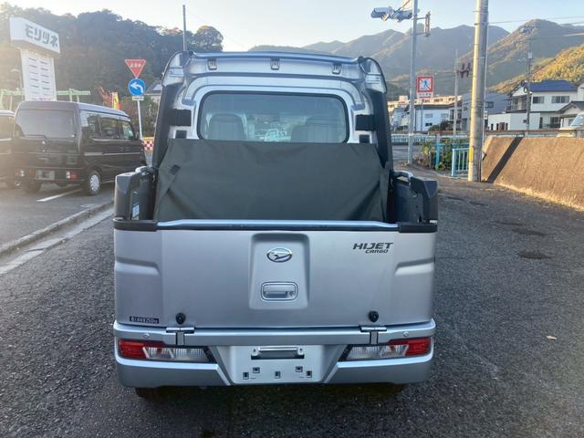ハイゼットカーゴ デッキバンＬ　ＳＡＩＩＩ　４ＷＤ　ハイルーフ　インパネ５速ＭＴ　衝突被害軽減ブレーキ　車線逸脱警報装置　横滑り防止装置　ハイビームアシスト　パーキングセンサー　前席パワーウィンドウ　ＬＥＤヘッドライト　キーレス（9枚目）