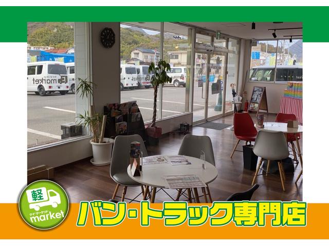 ハイゼットカーゴ デッキバンＬ　ＳＡＩＩＩ　４ＷＤ　ハイルーフ　インパネ５速ＭＴ　衝突被害軽減ブレーキ　車線逸脱警報装置　横滑り防止装置　ハイビームアシスト　パーキングセンサー　前席パワーウィンドウ　ＬＥＤヘッドライト　キーレス（35枚目）