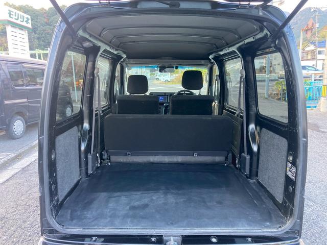 ピクシスバン クルーズターボ　ＳＡＩＩＩ　インパネ４速ＡＴ　衝突被害軽減ブレーキ　車線逸脱警報装置　横滑り防止装置　パーキングセンサー　ＬＥＤヘッドライト　キーレスエントリー　エアコン　パワステ　パワーウィンドウ（16枚目）