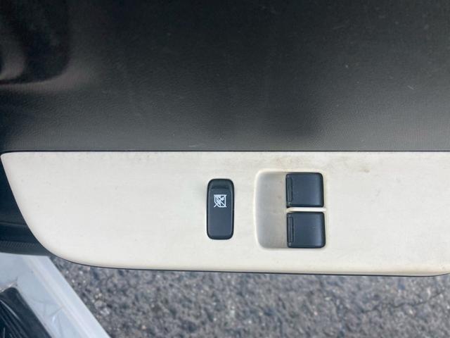 アルト VP オートギヤシフト 社外ナビ バックモニター BLUETOOTHオーディオ ABS キーレスエントリー 盗難警報装置 エアコン パワステ パワーウィンドウ Wエアバッグ(24枚目)