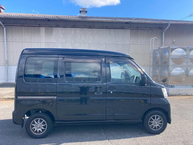 ピクシスバン クルーズターボ　ハイルーフ　ユーザー下取り車　インパネ４速ＡＴ　純正ＣＤオーディオ　エアコン　パワステ　パワーウィンドウ　Ｗエアバッグ　キーレスエントリー　衝突安全ボディ（10枚目）