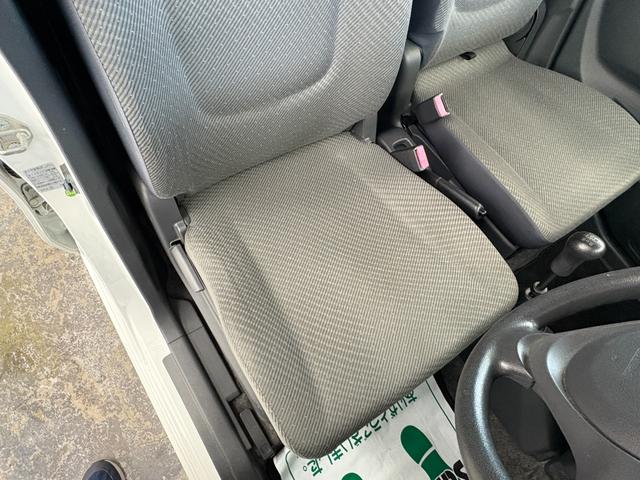 ワゴンＲ ＦＸ　５速マニュアル　純正オーディオ　走行３００００キロ　ＡＵＸ入力　前後ドライブレコーダー　運転席シートヒーター　オートエアコン　フルフラット　キーレス　電動格納ミラー　アイドリングストップ　禁煙車（21枚目）