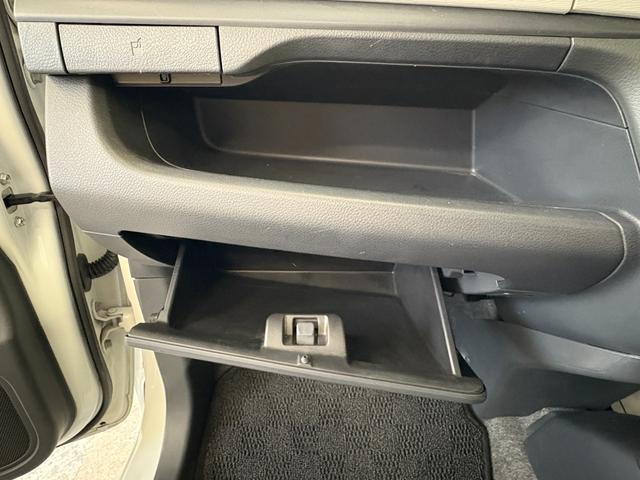 ワゴンＲ ＦＸ　５速マニュアル　純正オーディオ　走行３００００キロ　ＡＵＸ入力　前後ドライブレコーダー　運転席シートヒーター　オートエアコン　フルフラット　キーレス　電動格納ミラー　アイドリングストップ　禁煙車（40枚目）