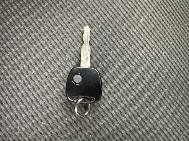 ワゴンＲ ＦＸ　５速マニュアル　純正オーディオ　走行３００００キロ　ＡＵＸ入力　前後ドライブレコーダー　運転席シートヒーター　オートエアコン　フルフラット　キーレス　電動格納ミラー　アイドリングストップ　禁煙車（62枚目）