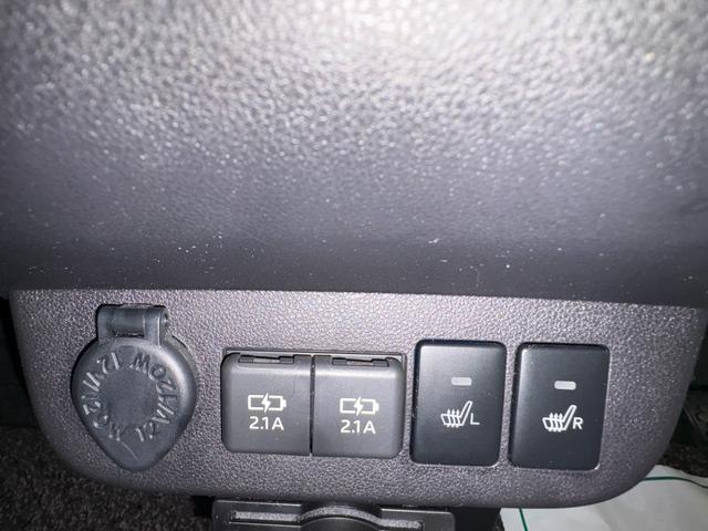 前席シートにはシートヒーターが付いてます