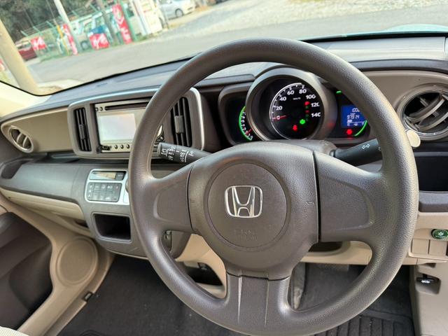 N-ONE G・Lパッケージ CD HIDヘッドライト スマートキー オートエアコン 電動格納ミラー ベンチシート アルミホイール ABS 横滑り防止装置 パワーウィンドウ パワステ 盗難防止システム アイドリングストップ(4枚目)