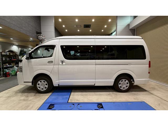 ハイエースワゴン グランドキャビン 登録済未使用車 禁煙車 10人乗り 左側電動スライドドア 衝突被害軽減システム レーンアシスト スマートキー LEDヘッドライト オートエアコン バックソナー デジタルインナーミラー(7枚目)