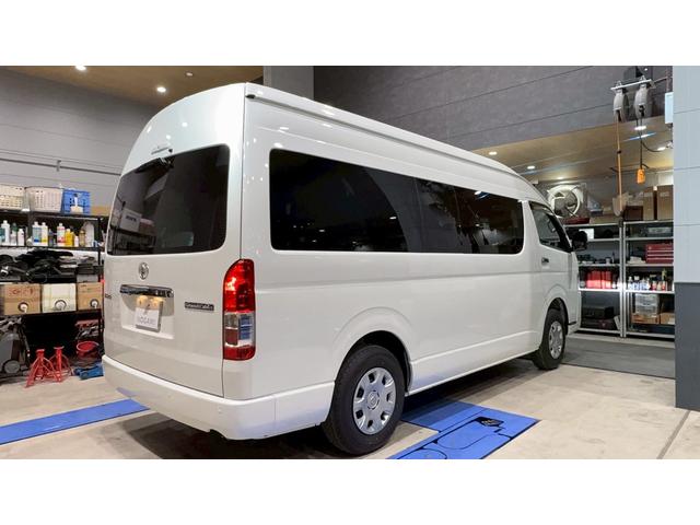 ハイエースワゴン グランドキャビン 登録済未使用車 禁煙車 10人乗り 左側電動スライドドア 衝突被害軽減システム レーンアシスト スマートキー LEDヘッドライト オートエアコン バックソナー デジタルインナーミラー(10枚目)