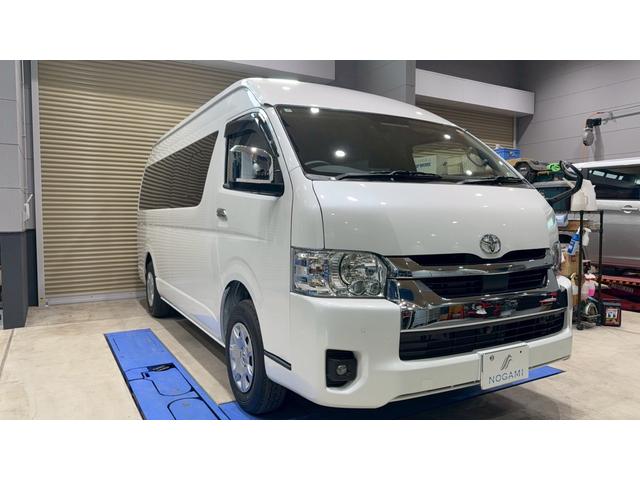 ハイエースワゴン グランドキャビン 登録済未使用車 禁煙車 10人乗り 左側電動スライドドア 衝突被害軽減システム レーンアシスト スマートキー LEDヘッドライト オートエアコン バックソナー デジタルインナーミラー(12枚目)