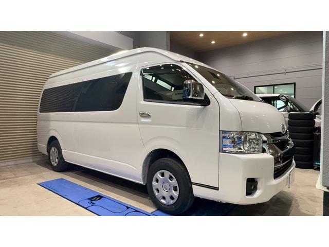 ハイエースワゴン グランドキャビン 登録済未使用車 禁煙車 10人乗り 左側電動スライドドア 衝突被害軽減システム レーンアシスト スマートキー LEDヘッドライト オートエアコン バックソナー デジタルインナーミラー(13枚目)