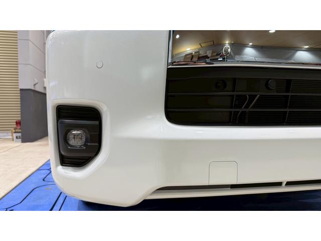 ハイエースワゴン グランドキャビン 登録済未使用車 禁煙車 10人乗り 左側電動スライドドア 衝突被害軽減システム レーンアシスト スマートキー LEDヘッドライト オートエアコン バックソナー デジタルインナーミラー(17枚目)