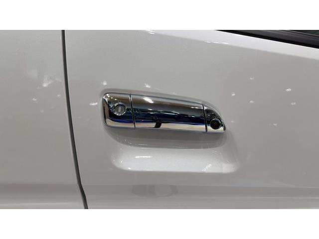 ハイエースワゴン グランドキャビン 登録済未使用車 禁煙車 10人乗り 左側電動スライドドア 衝突被害軽減システム レーンアシスト スマートキー LEDヘッドライト オートエアコン バックソナー デジタルインナーミラー(28枚目)
