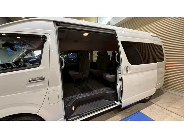 ハイエースワゴン グランドキャビン 登録済未使用車 禁煙車 10人乗り 左側電動スライドドア 衝突被害軽減システム レーンアシスト スマートキー LEDヘッドライト オートエアコン バックソナー デジタルインナーミラー(30枚目)