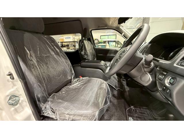 ハイエースワゴン グランドキャビン 登録済未使用車 禁煙車 10人乗り 左側電動スライドドア 衝突被害軽減システム レーンアシスト スマートキー LEDヘッドライト オートエアコン バックソナー デジタルインナーミラー(36枚目)
