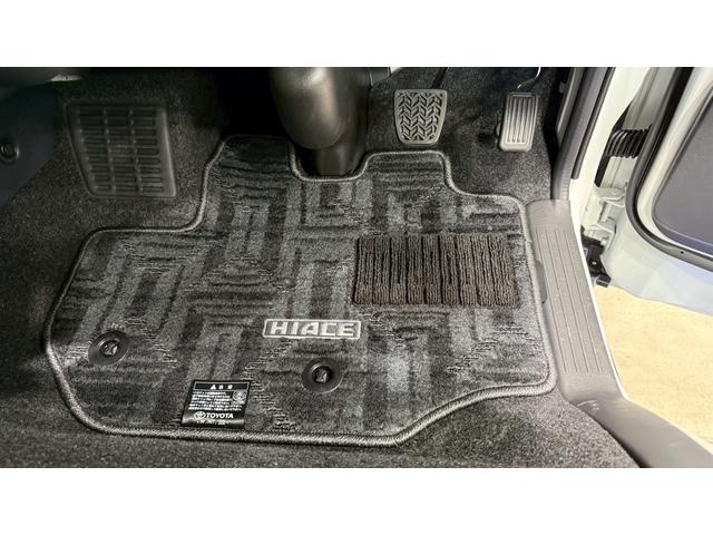 ハイエースワゴン グランドキャビン 登録済未使用車 禁煙車 10人乗り 左側電動スライドドア 衝突被害軽減システム レーンアシスト スマートキー LEDヘッドライト オートエアコン バックソナー デジタルインナーミラー(39枚目)