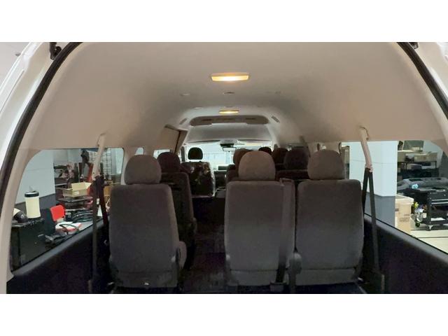 ハイエースワゴン グランドキャビン 登録済未使用車 禁煙車 10人乗り 左側電動スライドドア 衝突被害軽減システム レーンアシスト スマートキー LEDヘッドライト オートエアコン バックソナー デジタルインナーミラー(55枚目)