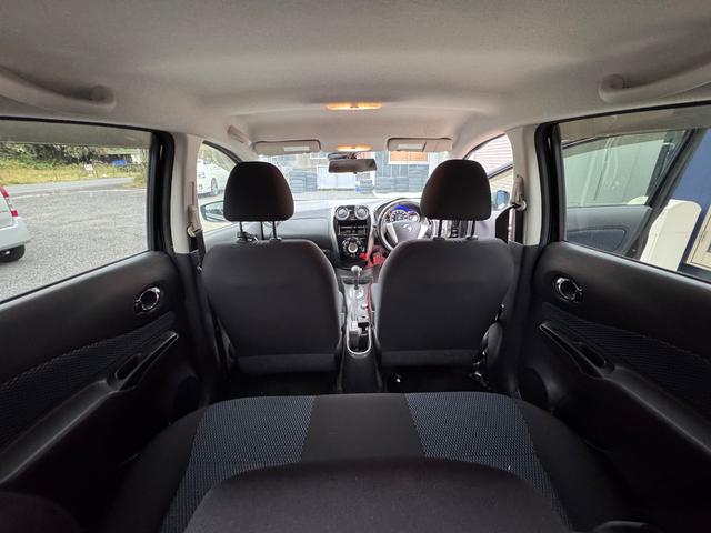 ノート X DIG-S アイドリングストップ プッシュスタート スマートキー キーレス エアコン エアバッグ パワーステアリング パワーウィンドウ オートマ(9枚目)