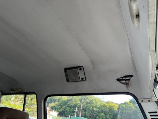 ランドクルーザー６０ ＶＸ　４ＷＤ　ＥＴＣ　サンルーフ　ナビ　ＴＶ　ＡＴ　ＣＤ　ＵＳＢ　Ｂｌｕｅｔｏｏｔｈ（31枚目）