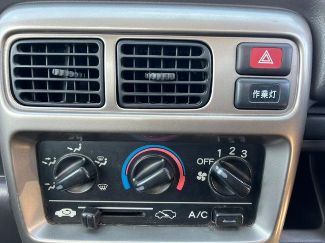 アクティトラック アタック　４ＷＤ　三方開　ＭＴ　アルミホイール　エアコン　パワーステアリング　運転席エアバッグ　カセット（13枚目）
