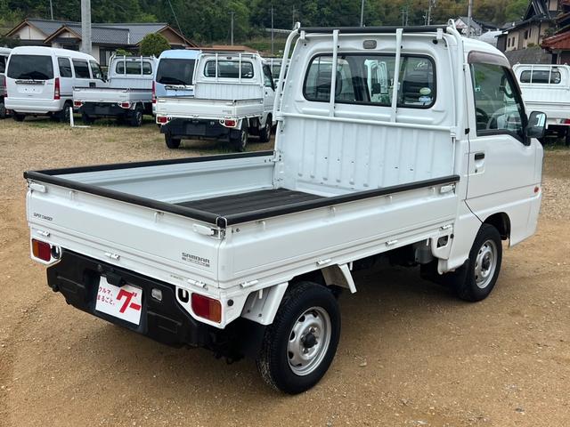 サンバートラック ＴＣスーパーチャージャー　４ＷＤ　ＭＴ　エアコン　パワーステアリング　運転席エアバッグ　助手席エアバッグ　カセット（16枚目）