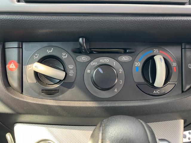 ステラ カスタムＲＳ　４ＷＤ　ＥＴＣ　ナビ　ＴＶ　ＨＩＤ　スマートキー　電動格納ミラー　ベンチシート　ＣＶＴ　盗難防止システム　ＡＢＳ　ＣＤ　ＤＶＤ再生　ＵＳＢ　Ｂｌｕｅｔｏｏｔｈ　アルミホイール　衝突安全ボディ　エアコン（6枚目）
