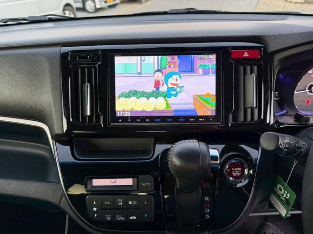 発進時や後退時に必ず操作するレバーです。操作のしやすさが肝になってきます。ぜひ一度体感してください。