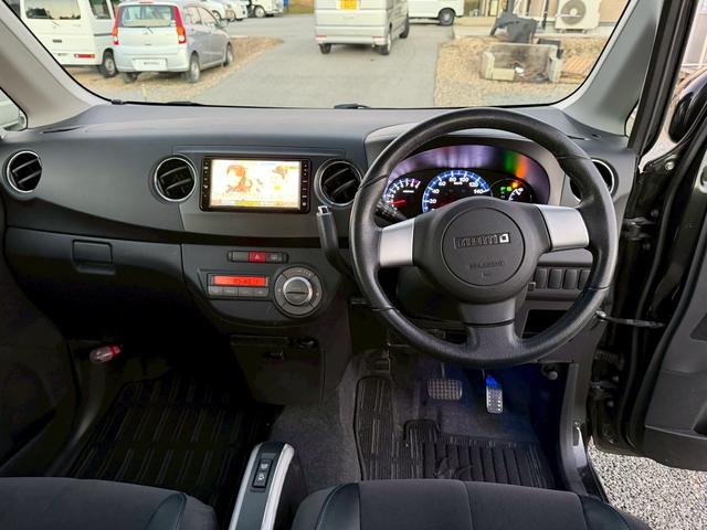 タントエグゼ カスタムＲＳ　４ＷＤ　ドライブレコーダー　ＥＴＣ　ＴＶ　ＨＩＤ　スマートキー　電動格納ミラー　ＣＶＴ　盗難防止システム　ＡＢＳ　アルミホイール　衝突安全ボディ　エアコン　パワーステアリング　パワーウィンドウ（2枚目）