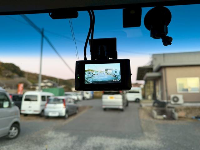 タントエグゼ カスタムＲＳ　４ＷＤ　ドライブレコーダー　ＥＴＣ　ＴＶ　ＨＩＤ　スマートキー　電動格納ミラー　ＣＶＴ　盗難防止システム　ＡＢＳ　アルミホイール　衝突安全ボディ　エアコン　パワーステアリング　パワーウィンドウ（4枚目）