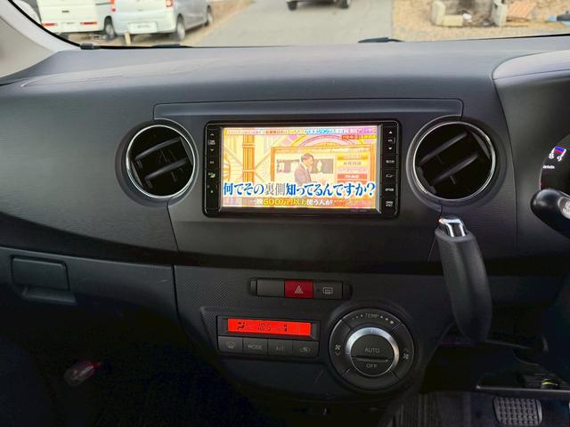 タントエグゼ カスタムＲＳ　４ＷＤ　ドライブレコーダー　ＥＴＣ　ＴＶ　ＨＩＤ　スマートキー　電動格納ミラー　ＣＶＴ　盗難防止システム　ＡＢＳ　アルミホイール　衝突安全ボディ　エアコン　パワーステアリング　パワーウィンドウ（6枚目）