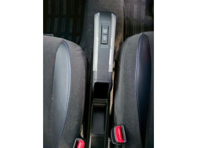 タントエグゼ カスタムＲＳ　４ＷＤ　ドライブレコーダー　ＥＴＣ　ＴＶ　ＨＩＤ　スマートキー　電動格納ミラー　ＣＶＴ　盗難防止システム　ＡＢＳ　アルミホイール　衝突安全ボディ　エアコン　パワーステアリング　パワーウィンドウ（7枚目）