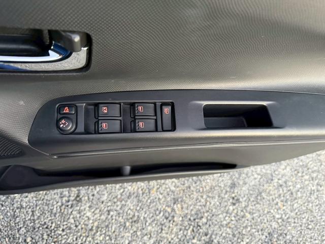 タントエグゼ カスタムＲＳ　４ＷＤ　ドライブレコーダー　ＥＴＣ　ＴＶ　ＨＩＤ　スマートキー　電動格納ミラー　ＣＶＴ　盗難防止システム　ＡＢＳ　アルミホイール　衝突安全ボディ　エアコン　パワーステアリング　パワーウィンドウ（9枚目）