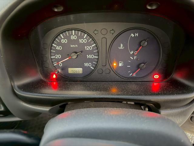 ボンゴトラック ワイドローＤＸ　ワンオーナー　４ＷＤ　ＭＴ　エアコン　パワーステアリング　パワーウィンドウ　運転席エアバッグ（4枚目）