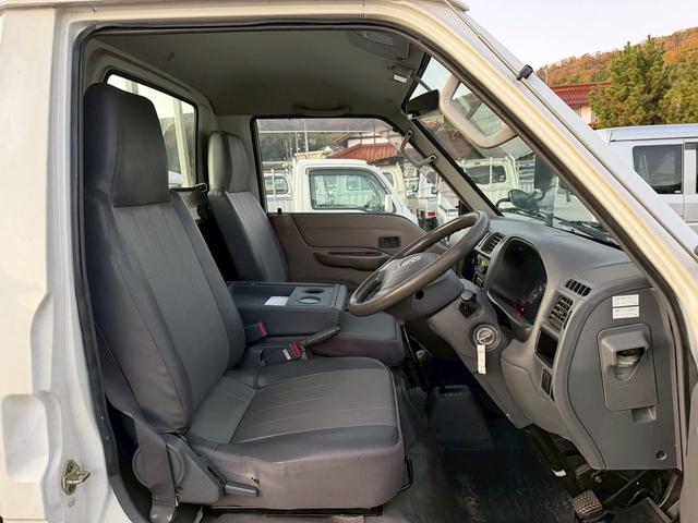 ボンゴトラック ワイドローＤＸ　ワンオーナー　４ＷＤ　ＭＴ　エアコン　パワーステアリング　パワーウィンドウ　運転席エアバッグ（8枚目）