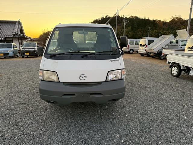 ボンゴトラック ワイドローＤＸ　ワンオーナー　４ＷＤ　ＭＴ　エアコン　パワーステアリング　パワーウィンドウ　運転席エアバッグ（11枚目）