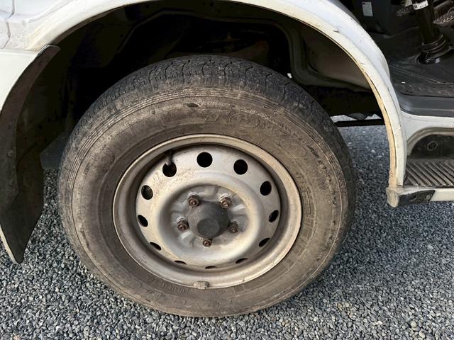 ボンゴトラック ワイドローＤＸ　ワンオーナー　４ＷＤ　ＭＴ　エアコン　パワーステアリング　パワーウィンドウ　運転席エアバッグ（17枚目）