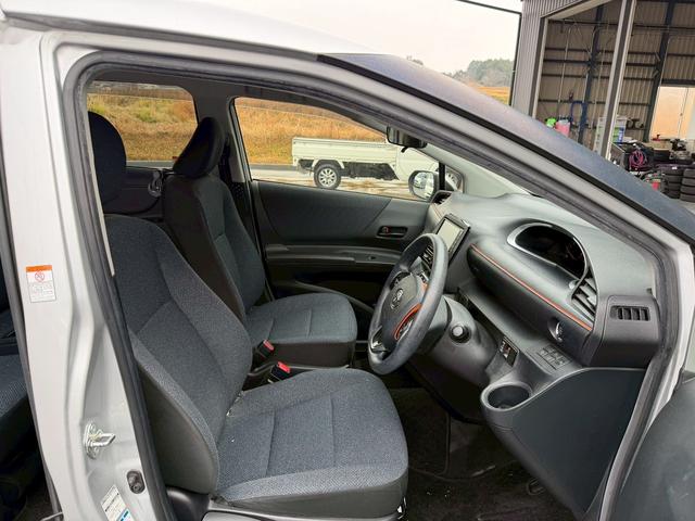 シエンタ Ｘ　４ＷＤ　ドライブレコーダー　バックカメラ　レーンアシスト　衝突被害軽減システム　両側スライド・片側電動　オートマチックハイビーム　スマートキー　電動格納ミラー　ＣＶＴ　アルミホイール（9枚目）