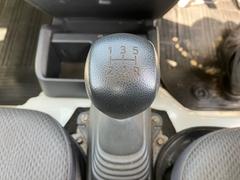 発進時や後退時に必ず操作するレバーです。操作のしやすさが肝になってきます。ぜひ一度体感してください。 4