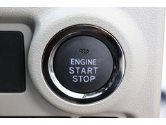 【プッシュエンジンスタート】鍵をカバンやポケットから入れたまま、スタートボタンでエンジン始動・停止をワンタッチで行えます！ 4