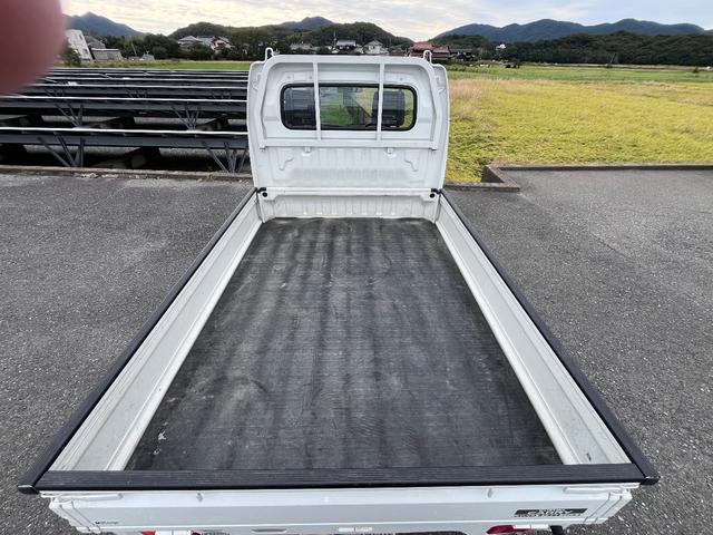 キャリイトラック ＫＣ　４ＷＤ　５ＭＴ　エアコン　パワーステアリング　スピーカー付ラジオ　三方開（10枚目）