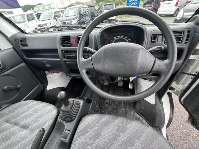 キャリイトラック ＫＣ　４ＷＤ　５ＭＴ　エアコン　パワーステアリング　スピーカー付ラジオ　三方開（11枚目）