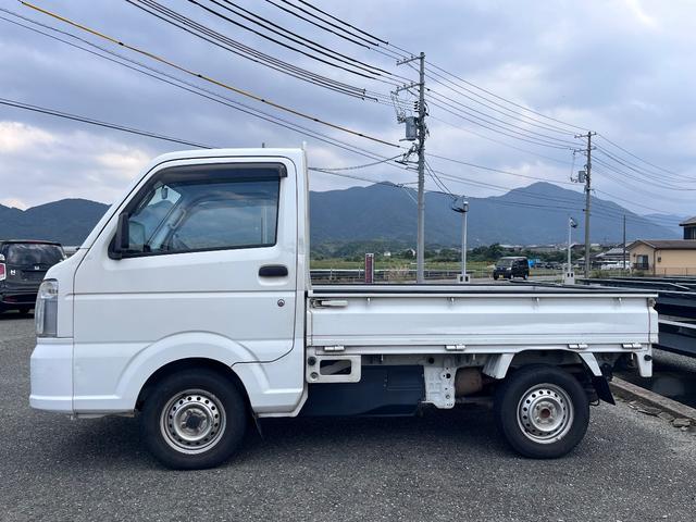 キャリイトラック KCエアコン・パワステ ☆保証2年付☆ 4WD 5MT エアコン パワーステアリング スピーカー付ラジオ ヘッドライトレベライザー エアーバック 三方開(5枚目)